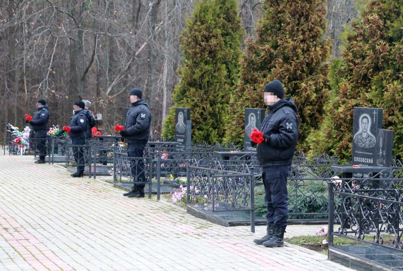 В Мордовии офицеры Росгвардии почтили память павших товарищей
