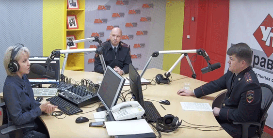 В Ульяновске офицер Росгвардии выступил на региональном радио по вопросам безопасности