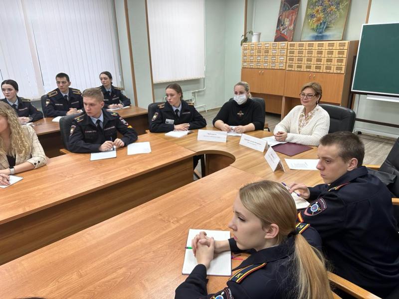 В рамках операции «Дети России-2022» члены Общественного совета при УВД по ЮАО вместе с полицейскими приняли участие в профилактических мероприятиях