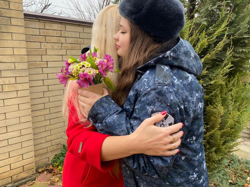 В Ставрополе росгвардейцы поздравили своих матерей с праздником