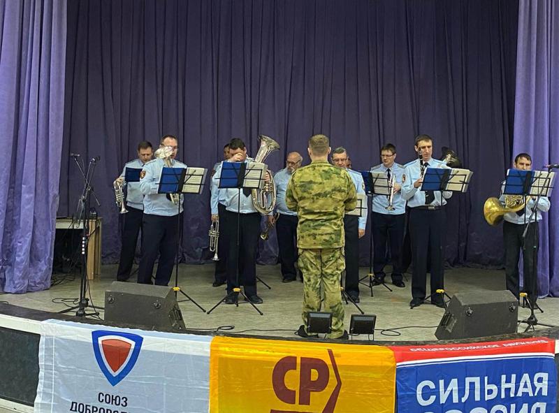 В Челябинске музыканты Росгвардии приняли участие в благотворительном концерте