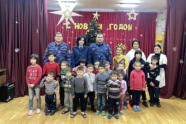 Сотрудники следственного изолятора № 2 организовали праздничные мероприятия для воспитанников Социально-реабилитационного центра для несовершеннолетних