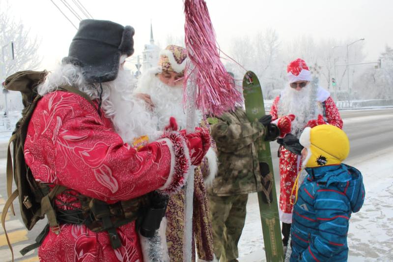 Новогодний десант-росгвардейцев поздравил семьи участников СВО в Приангарье