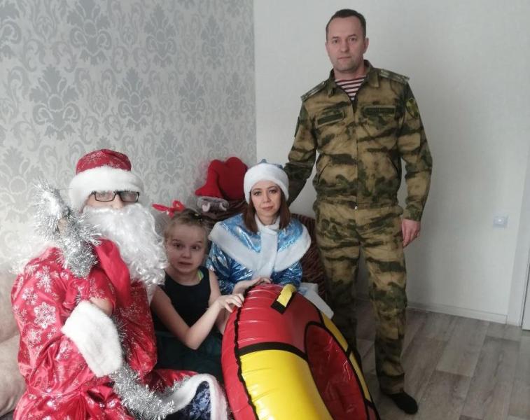 В Бугуруслане Дед Мороз специального назначения исполнил новогоднюю мечту девочки