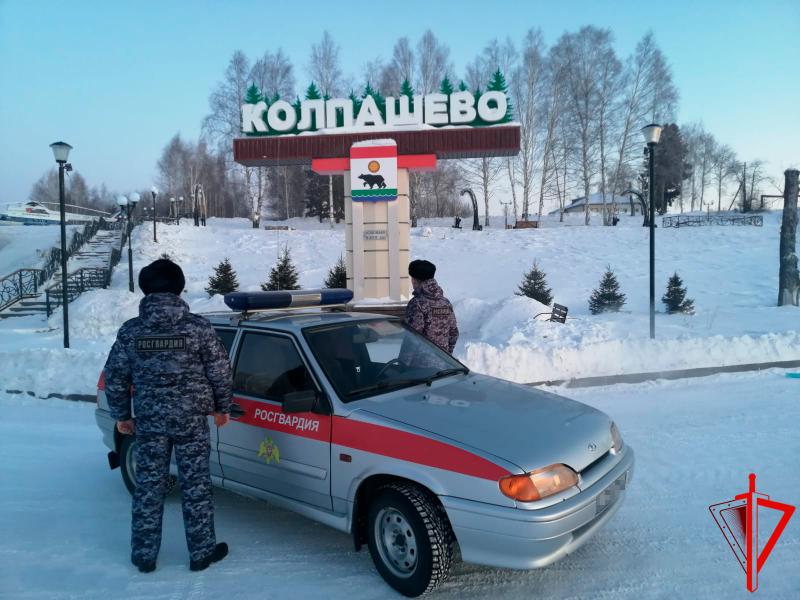 Росгвардейцы с поличным задержали злоумышленника, причинившего ножевое ранение сожительнице в Томской области