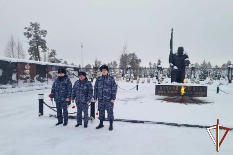 Офицеры Управления Росгвардии по ХМАО – Югре почтили память защитников Сталинграда