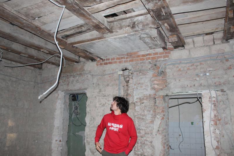 Варварский ремонт квартир может привести к обрушению всего подъезда: Народный фронт в Кабардино-Балкарии призывает остановить незаконную реконструкцию в многоэтажке