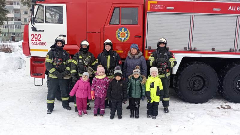 Работники ГКУ МО «Мособлпожспас» провели учебную эвакуацию в детском саду