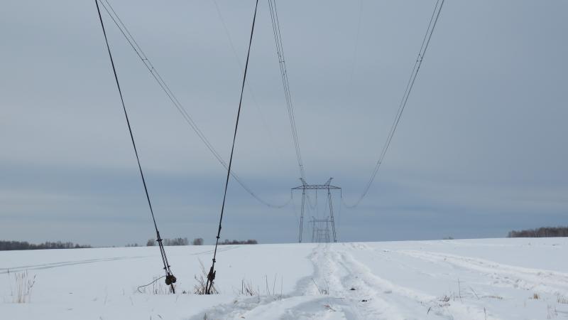 Филиал ПАО «Россети» модернизирует грозозащиту на ЛЭП, которая обеспечивает электроснабжение потребителей на юге Свердловской области