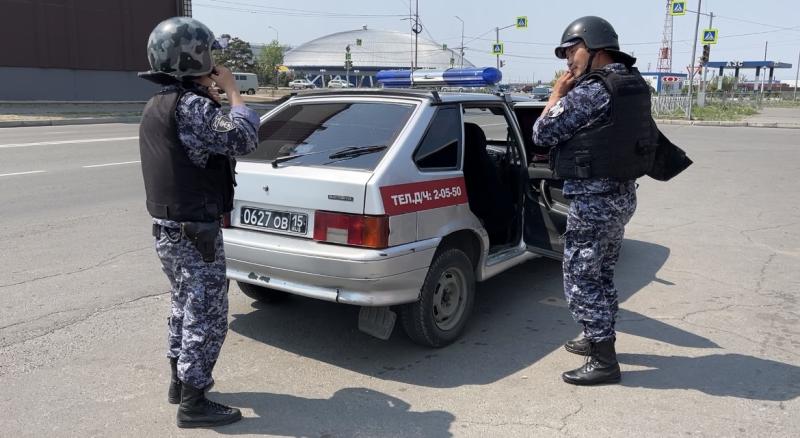 Росгвардия проверила надежность охранной системы ПАК-ВсМК на школьных автобусах г. Кызыла