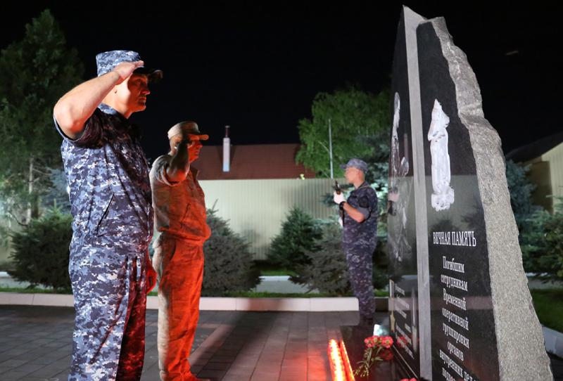 Командование и военнослужащие ОГВ(с) приняли участие во Всероссийской акции «Свеча памяти»