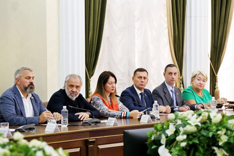 Депутат ГСС Виктор Тепляков принял участие во внеочередной сессии Городского Собрания Сочи