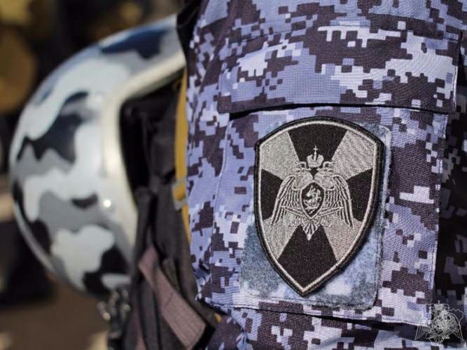 В Кирово-Чепецке росгвардейцы задержали подозреваемых в краже кровельного металла