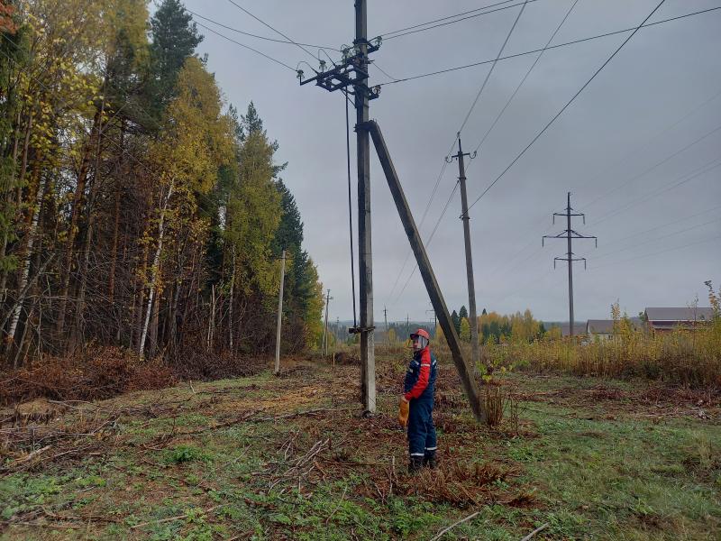 «Удмуртэнерго» восстановило электроснабжение 65 % пострадавших от непогоды потребителей