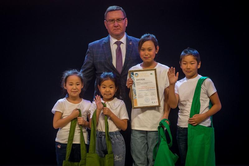 "Прбедители Фестиваля-конкурса школьных театров «Алтан Баг» полетят в Москву" - Театр, Дети, Россия, Культура, 2023 - Министр культуры Бурятии Соелма Дагаева, Минкультуры Бурятии