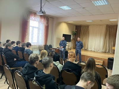 Росгвардейцы рассказали о патриотизме студентам ивановских колледжей