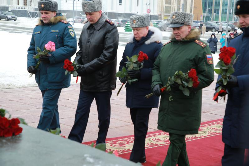 Руководитель Управления Росгвардии по Республике Мордовия принял участие в мемориальном мероприятии, посвященном Дню героев Отечества