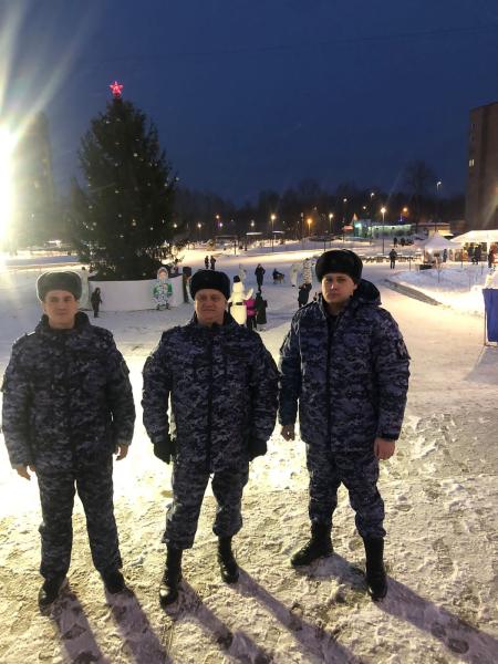 Раз, два, три! Ёлочка, гори!