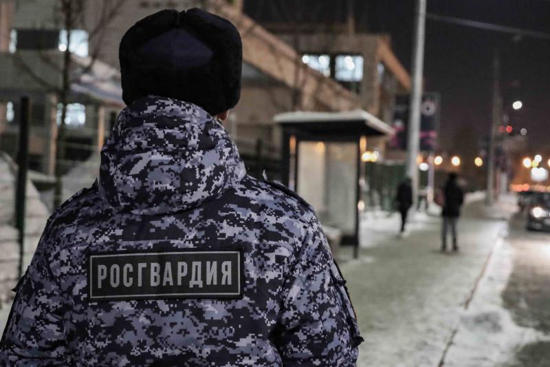 В Казани сотрудники Росгвардии задержали мужчину, подозреваемого в краже денег с банковской карты