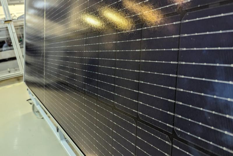При участии исследователей из ЛЭТИ повышена стабильность наноматериалов, которые используются для создания солнечных панелей