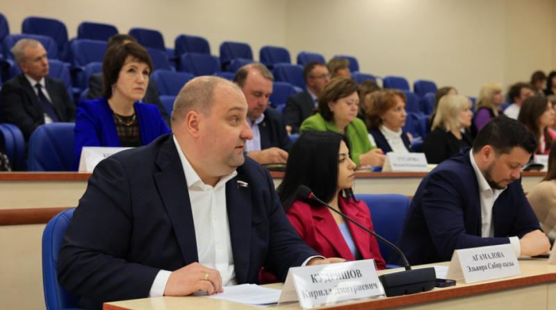 Кирилл Кудряшов выступил с докладом перед Главой города на оперативном совещании