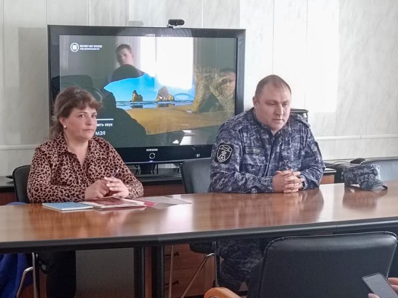 Кузбасские росгвардейцы приняли участие в ярмарке вакансий