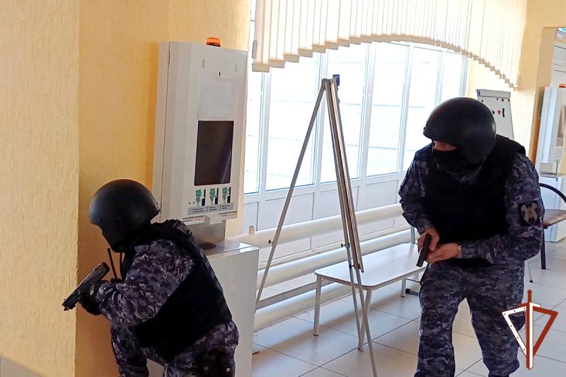 Сотрудники Росгвардии приняли участие во Всероссийских антитеррористических учениях в Зауралье