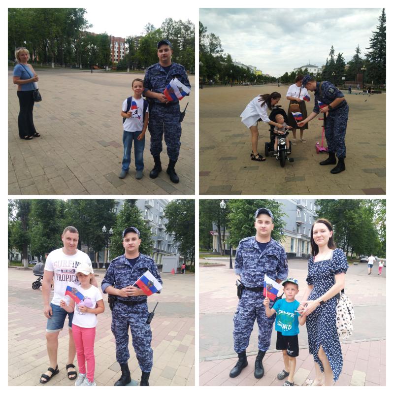 Ступинские Росгвардейцы поздравили жителей города с праздником "День России"