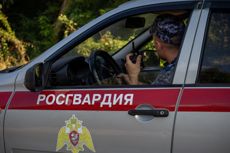 Росгвардейцы на автовокзале в Усть-Лабинске задержали разыскиваемого за имущественное преступление мужчину