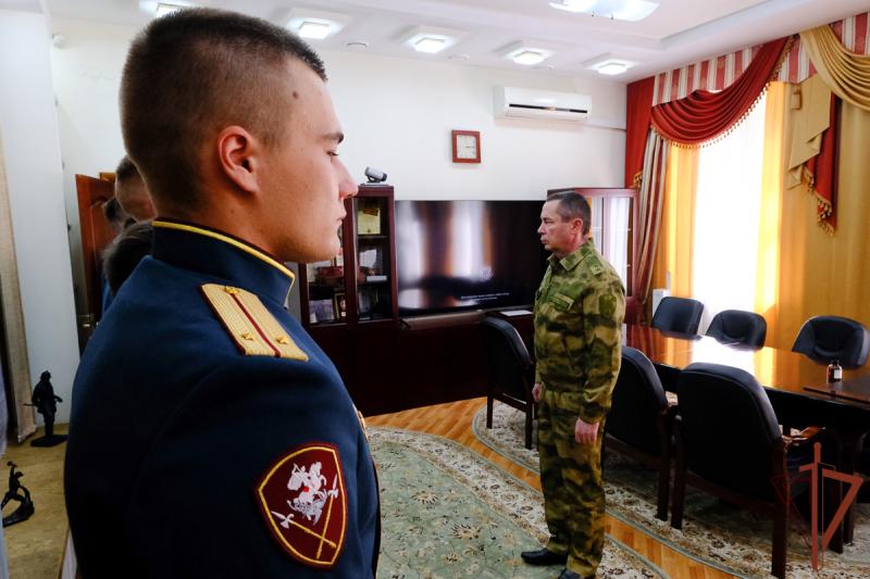Командующий Уральским округом Росгвардии провел встречу с офицерами – выпускниками военных вузов