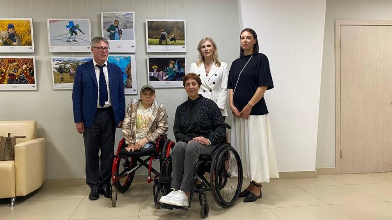 Псков принимает фотовыставку о людях с безграничными возможностями «Без барьеров»