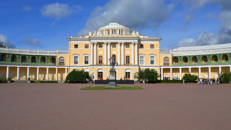 История строительства Павловского дворца: Архитектурное наследие XVIII века