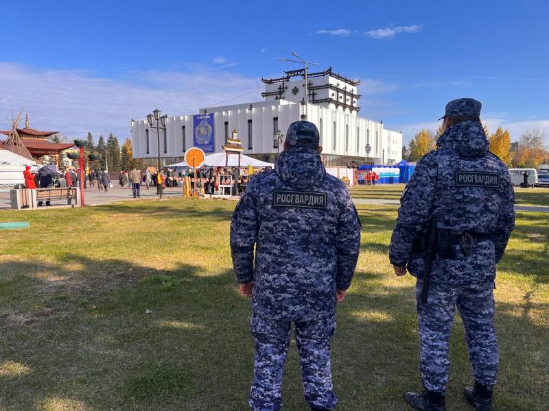 Росгвардейцы обеспечили общественную безопасность во время празднования годовщины вхождения Тувинской народной республики в состав СССР