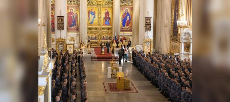 Генерал-полковник Алексей Воробьёв поздравил специальный моторизованный полк Росгвардии с присвоением почётного наименования "Измайловский"