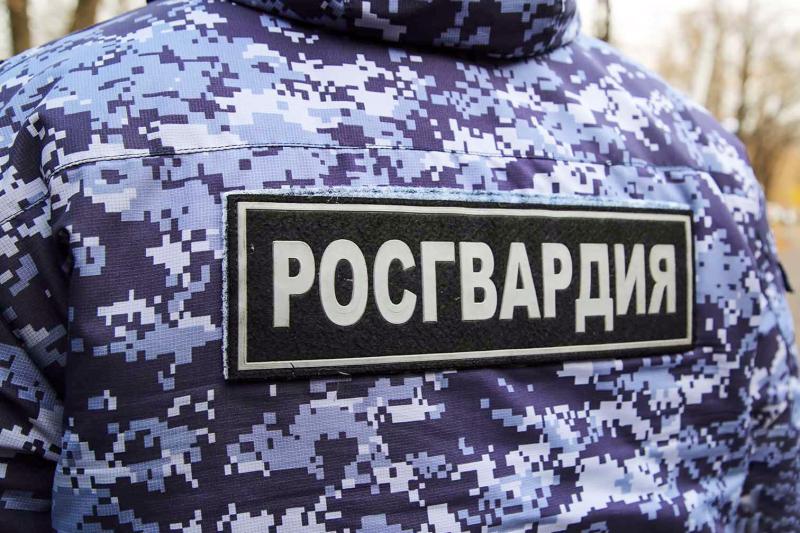 Топкинские росгвардейцы задержали разыскиваемого похитителя ноутбука