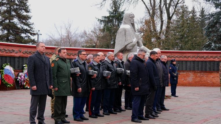 Начальник регионального управления Росгвардии принял участие в мероприятии в честь Дня Неизвестного Солдата в Тамбове