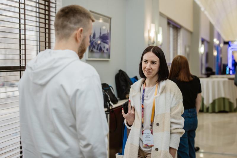 Чат-боты, аналитика и борьба с выгоранием: главные инсайты конференции e-staff 2025