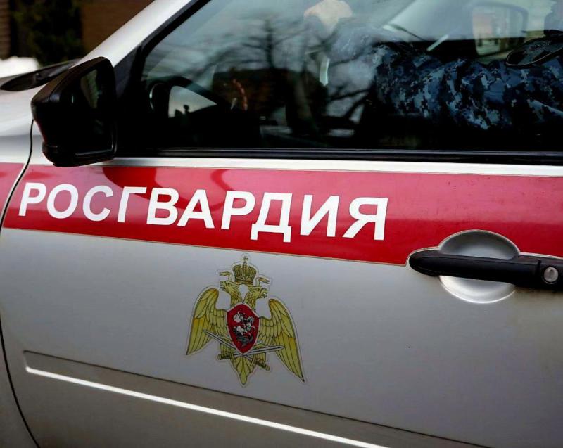 В Подмосковье сотрудники Росгвардии задержали подозреваемого в краже деликатесов из супермаркета