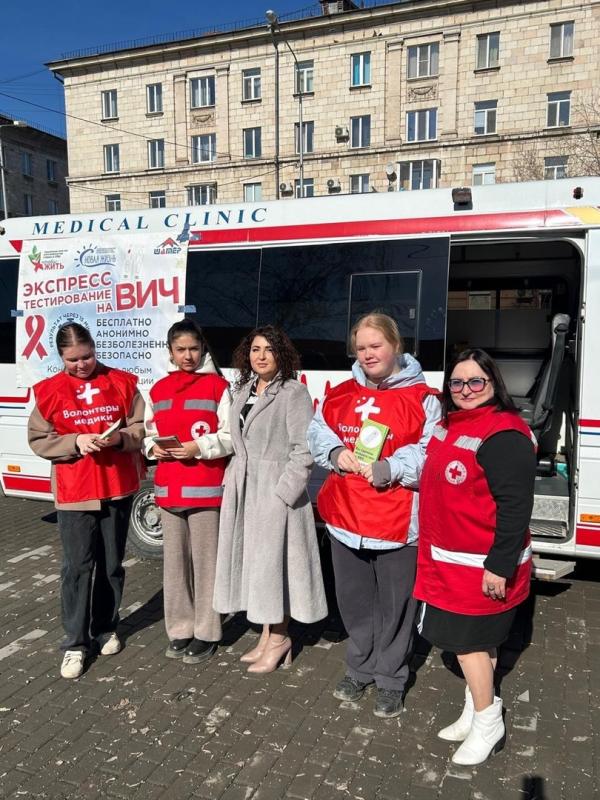 Студенты-волонтёры провели акцию по привлечению к тестированию на ВИЧ