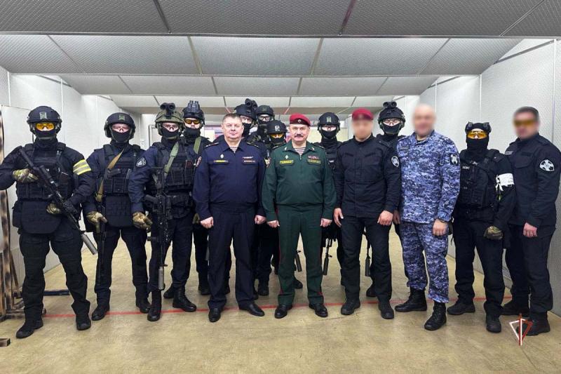 Первый замкомандующего Уральским округом Росгвардии проверил подразделения тероргана, дислоцированные на Ямале