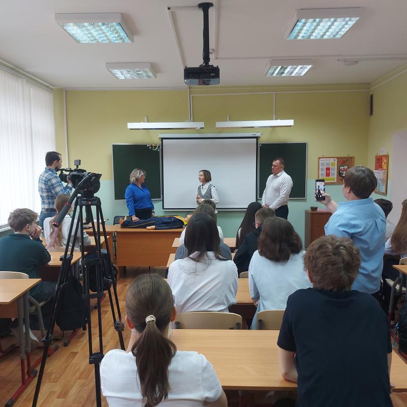 Специалисты компании «Россети» провели для учащихся пушкинской школы занятия по электробезопасности