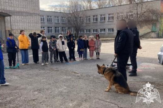 В свой профессиональный праздник росгвардейцы встретились в воспитанниками клуба «Симбирцит»