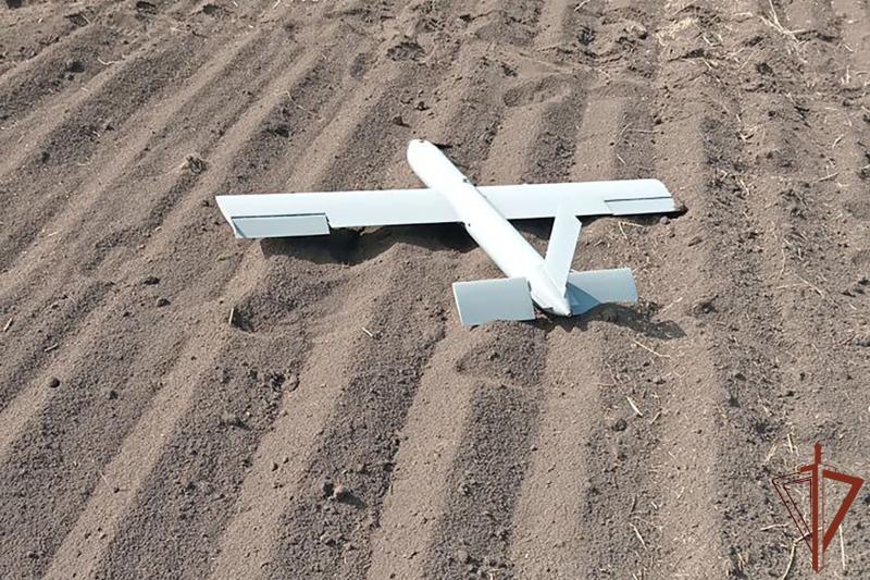 Росгвардейцы и сотрудники военной контрразведки обнаружили и обезвредили вражеский БПЛА в ДНР