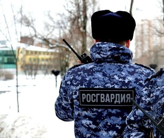 Сотрудники Росгвардии задержали подозреваемого в краже более 35 различных товаров из магазина в Подольске