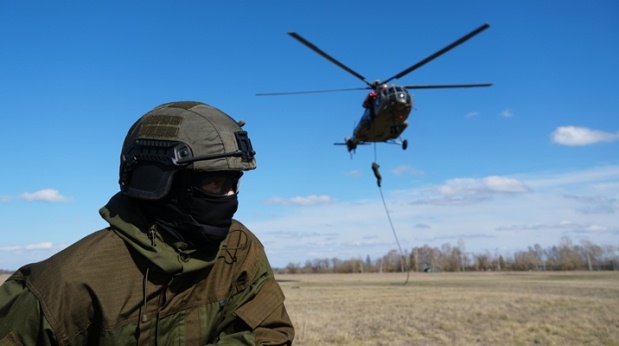 В Ульяновске бойцы спецподразделений Росгвардии совершенствовали навыки десантирования