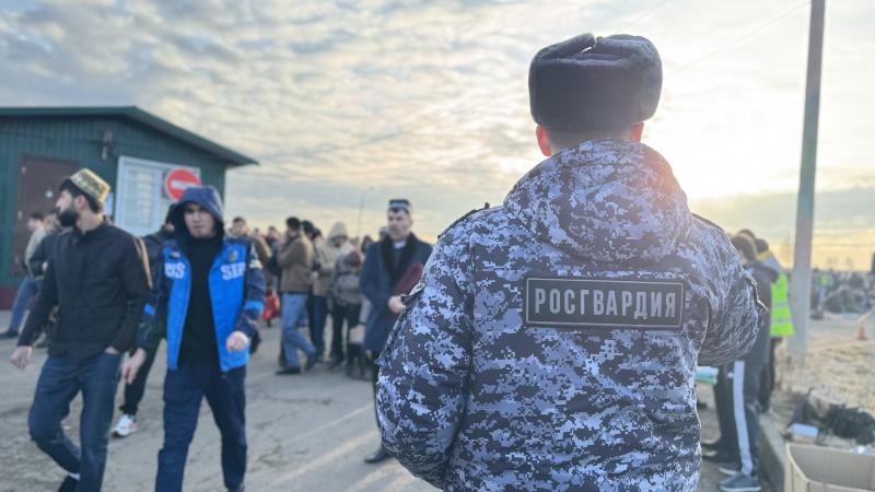 Сотрудники Росгвардии обеспечили безопасность граждан во время проведения мусульманского праздника Ураза-Байрам