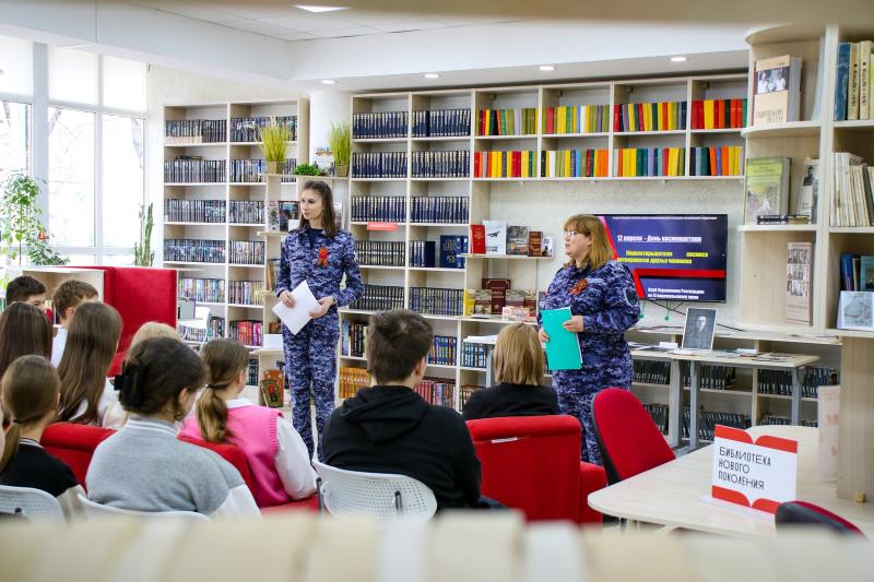 В преддверии Дня космонавтики ставропольские росгвардейцы провели тематические мероприятия