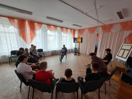 В Катав-Ивановске Росгвардейцы провели «Час Мужества» для воспитанников Центра помощи детям