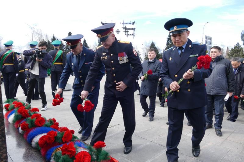 Начальник Управления Росгвардии Тувы полковник полиции Алексей Корниенко принял участие в церемонии «Эстафеты Победы»