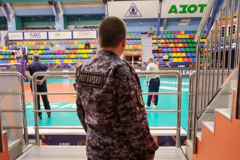 Росгвардейцы обеспечили безопасность матча плей-офф Кубка России по волейболу в Кузбассе